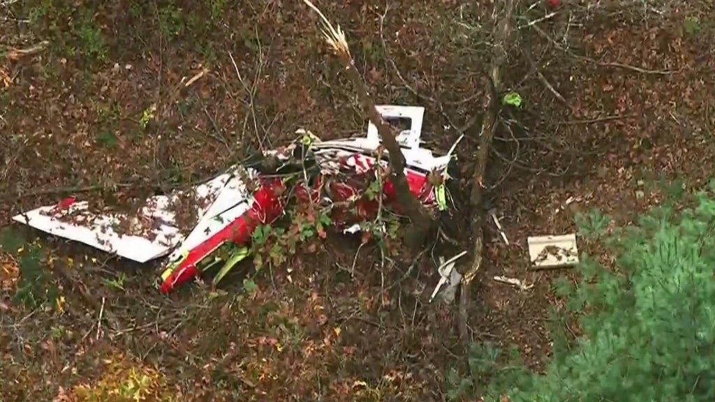 Community mourns pilot among 6 dead in Wisconsin plane crash — WCCO / CBS Minnesota, Brooklyn Park Dining news