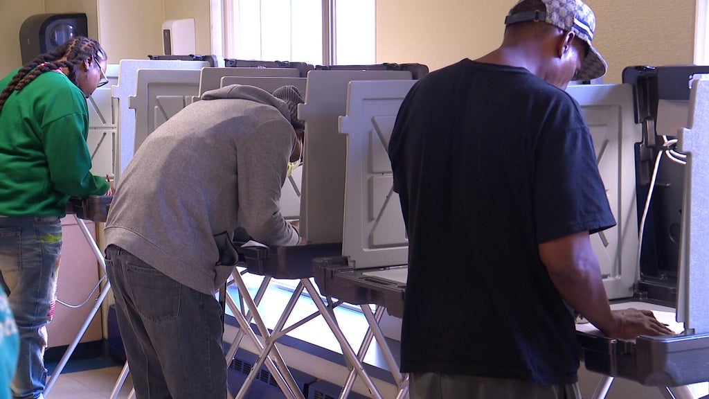 Catholic Charities helps Minnesota's unhoused vote ahead of midterms — WCCO / CBS Minnesota, Brooklyn Park Sports news