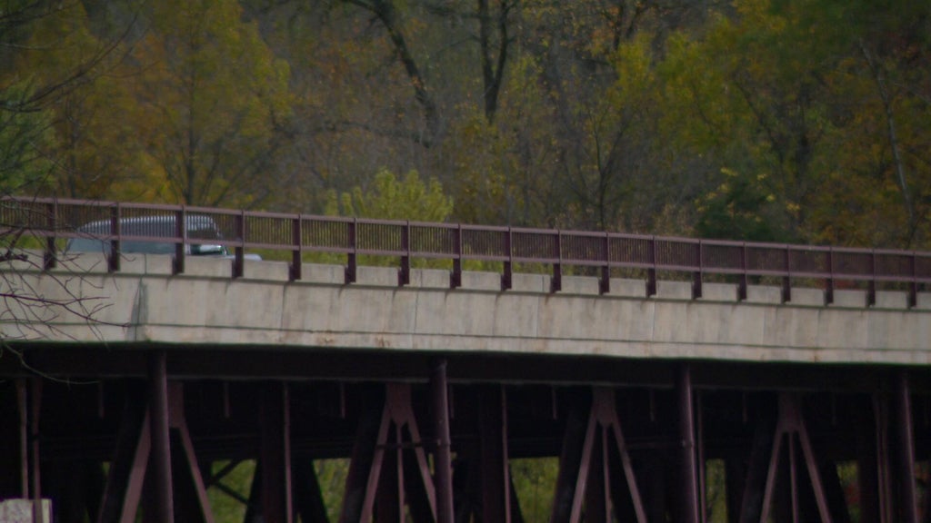 Businesses near Osceola brace as Highway 243 bridge set to close — WCCO / CBS Minnesota, Brooklyn Park Business news