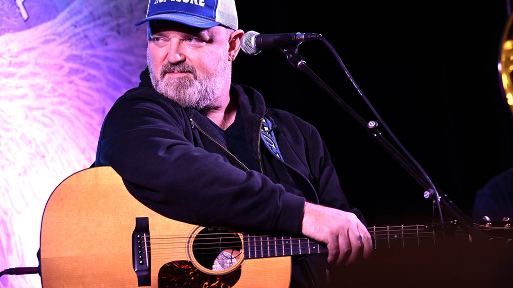 Zac Brown Band founding member raising awareness of ALS with "Hop on a Cure" nonprofit — WCCO / CBS Minnesota, Brooklyn Park Community news