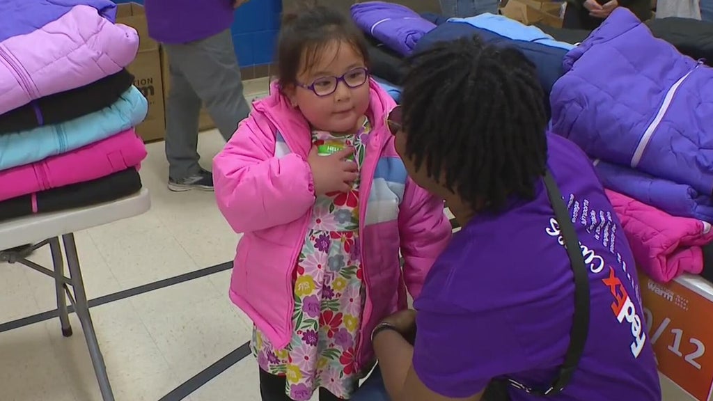 Hundreds of St. Paul students gifted free winter coats by Operation Warm — WCCO / CBS Minnesota, Brooklyn Park Schools news
