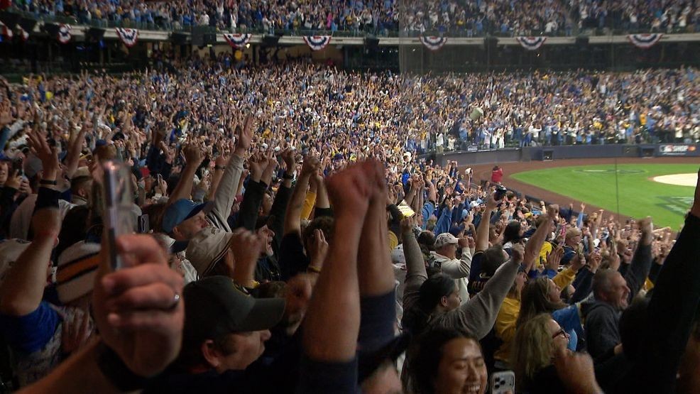 Thousands watch at American Family Field as Brewers clinch World Series berth — Fox 11 Green Bay Local, Brooklyn Park Sports news