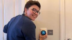 Before you crank up the thermostat, try these tips to keep your house warmer for longer — BBC Business, Brooklyn Park Business news