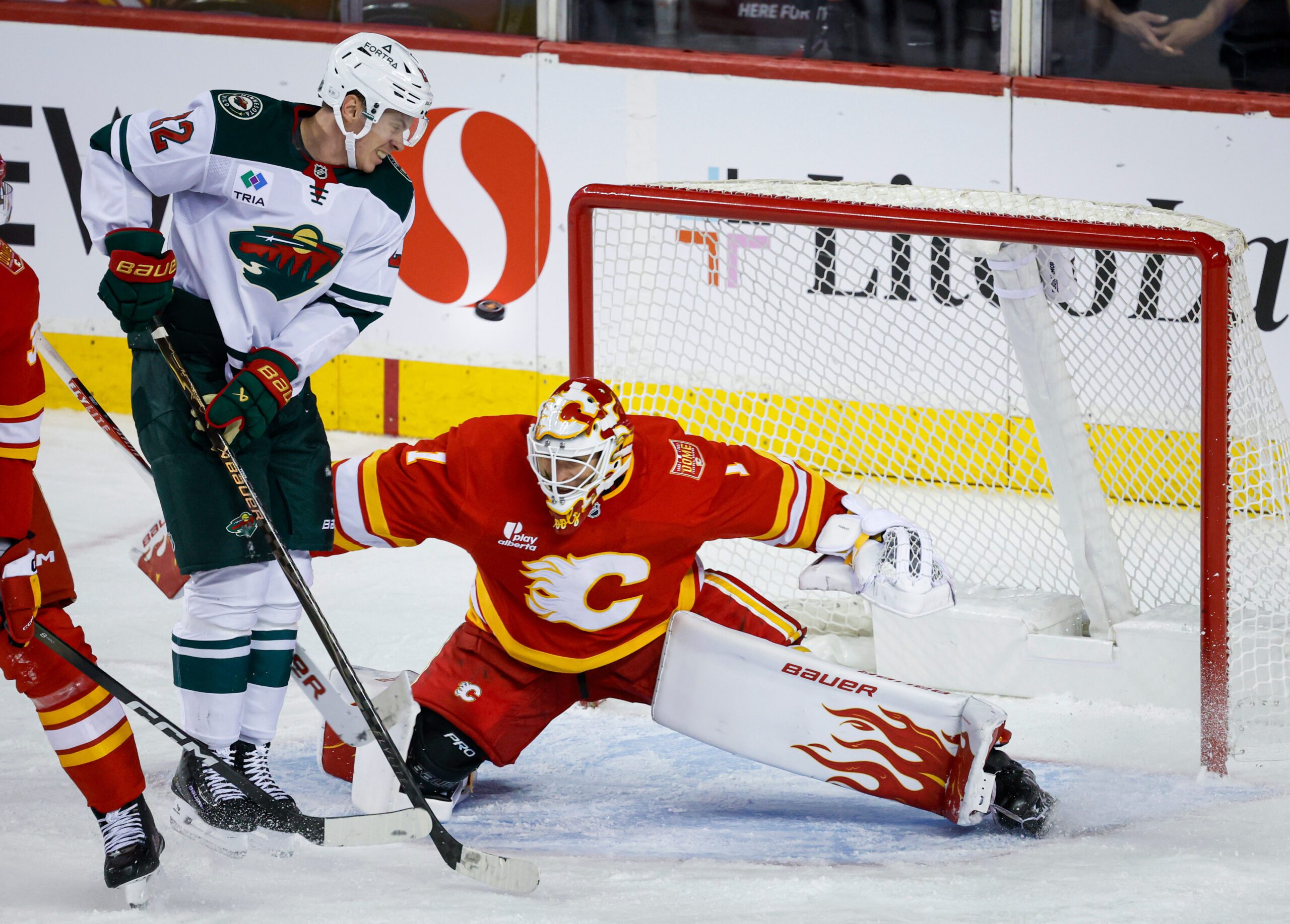 Cooley makes 36 saves in the Flames’ 2-1 victory over the Wild — KSTP 5, Brooklyn Park Sports news