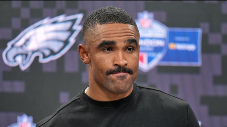 Eagles QB Jalen Hurts sidelined indefinitely with blood clots that could cost him the season — KARE 11 Sports, Brooklyn Park Sports news