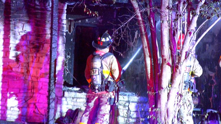 One person dies, another person and a dog rescued from Blakeley Drive house fire — KENS 5 (San Antonio), Brooklyn Park Health news