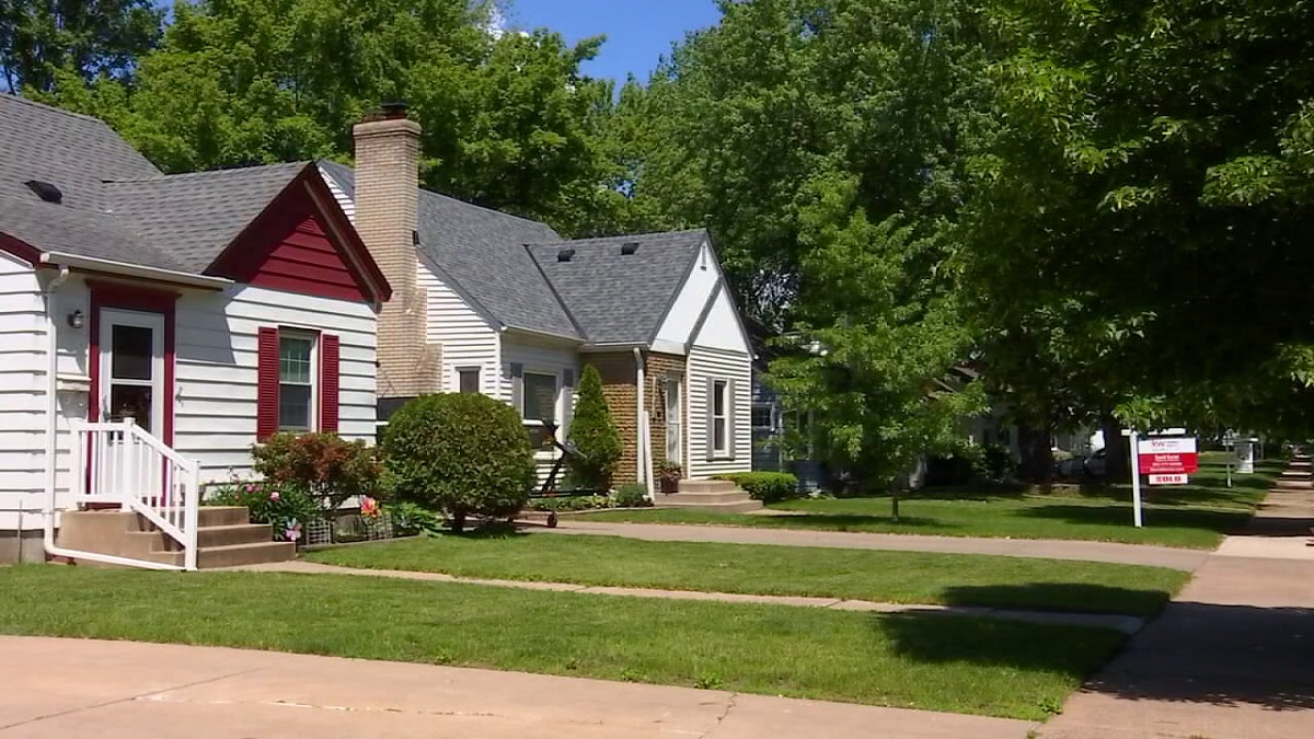 US pending home sales sink near 12-year low as rates top 7%: Report — FOX 9, Brooklyn Park Real Estate news
