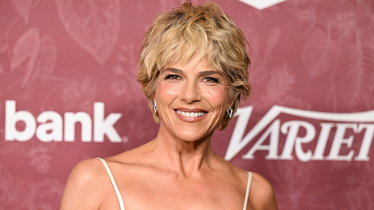 Selma Blair arrested, taken to hospital after allegedly attacking flight attendants — FOX 9, Brooklyn Park Health news