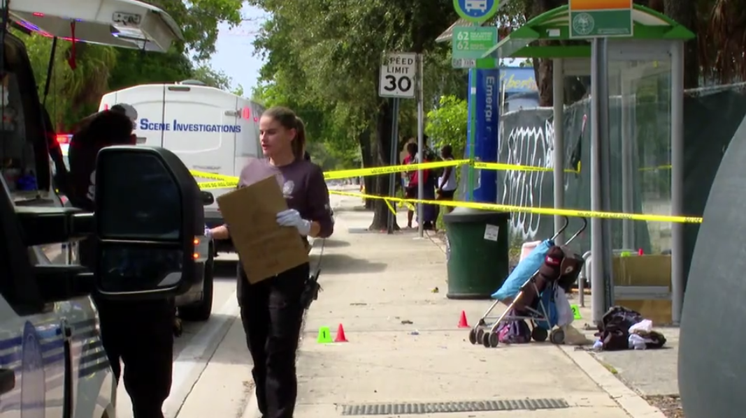 Attacker, victim injured in stabbing at Miami bus stop — WSVN 7 Miami-Dade, Brooklyn Park Community news